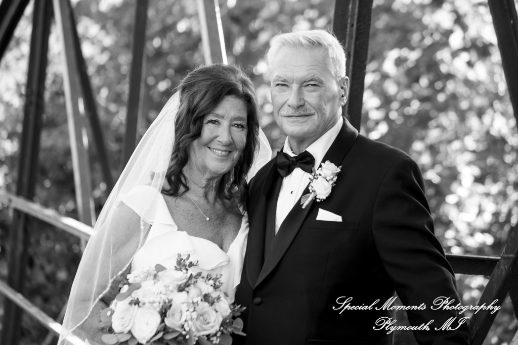 Annette & Mark at Western Golf & Country Club Redford MI wedding photograph