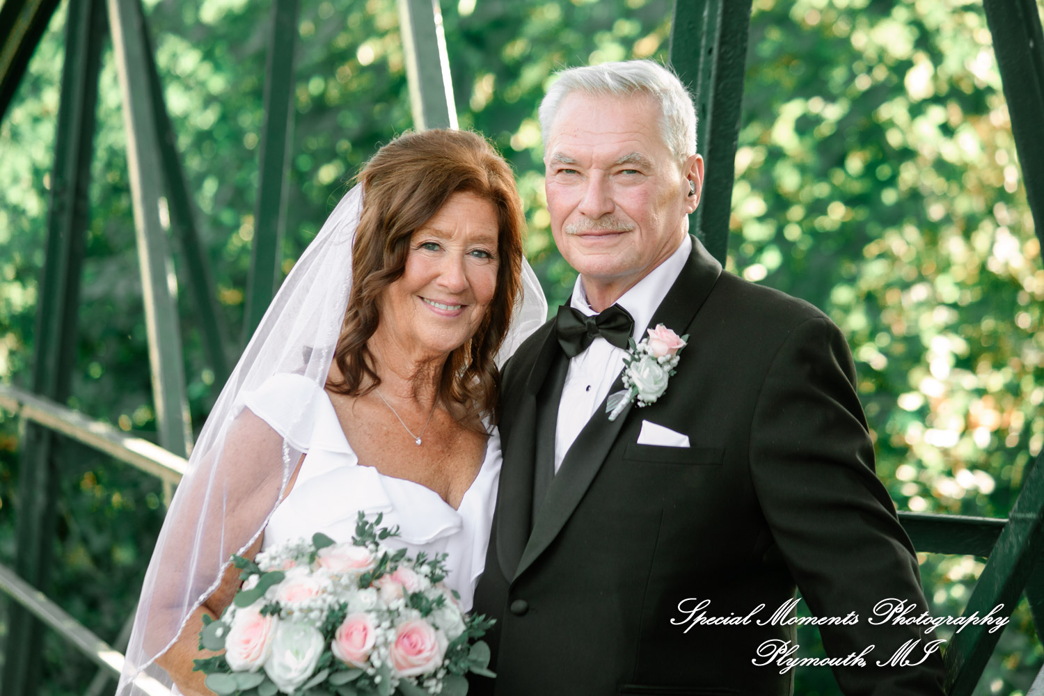 Annette & Mark at Western Golf & Country Club Redford MI wedding photograph