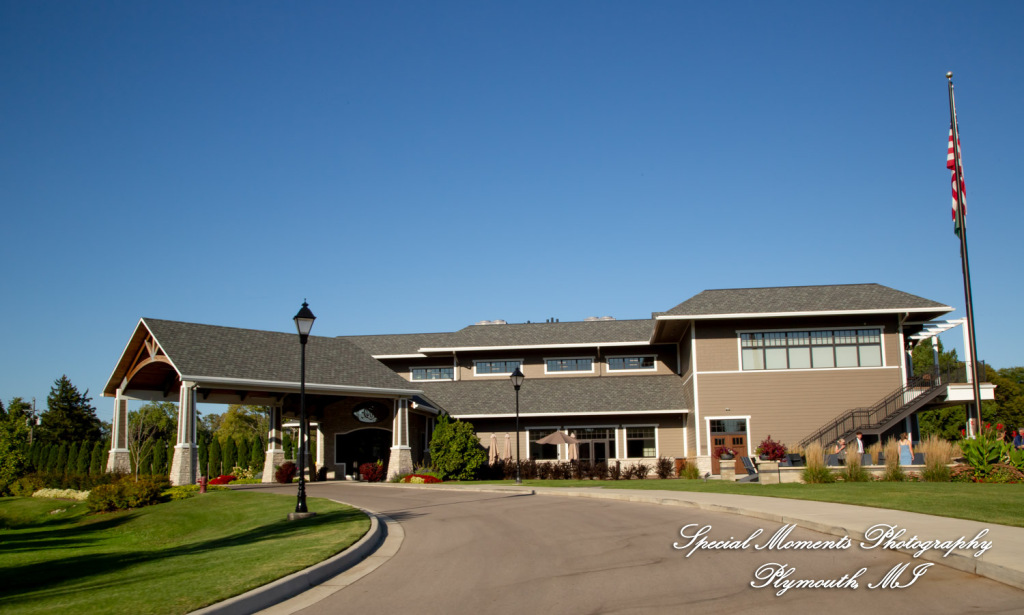 Annette & Mark at Western Golf & Country Club Redford MI wedding photograph