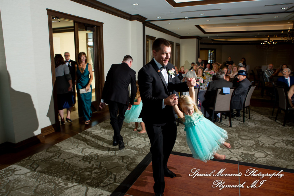 Annette & Mark at Western Golf & Country Club Redford MI wedding photograph