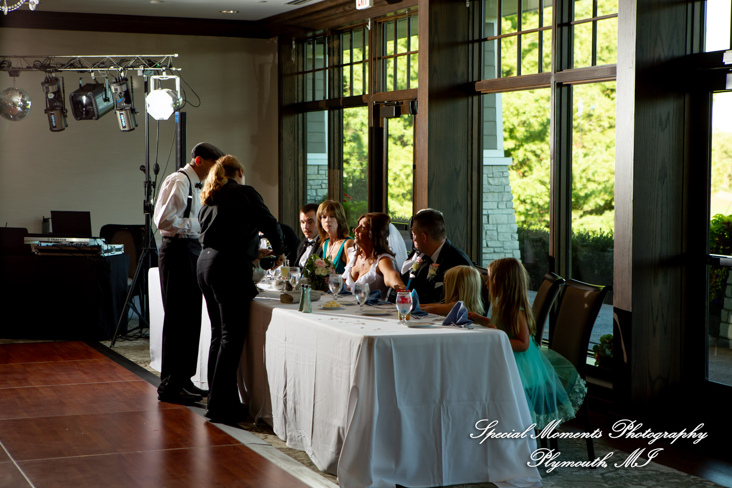 Annette & Mark at Western Golf & Country Club Redford MI wedding photograph