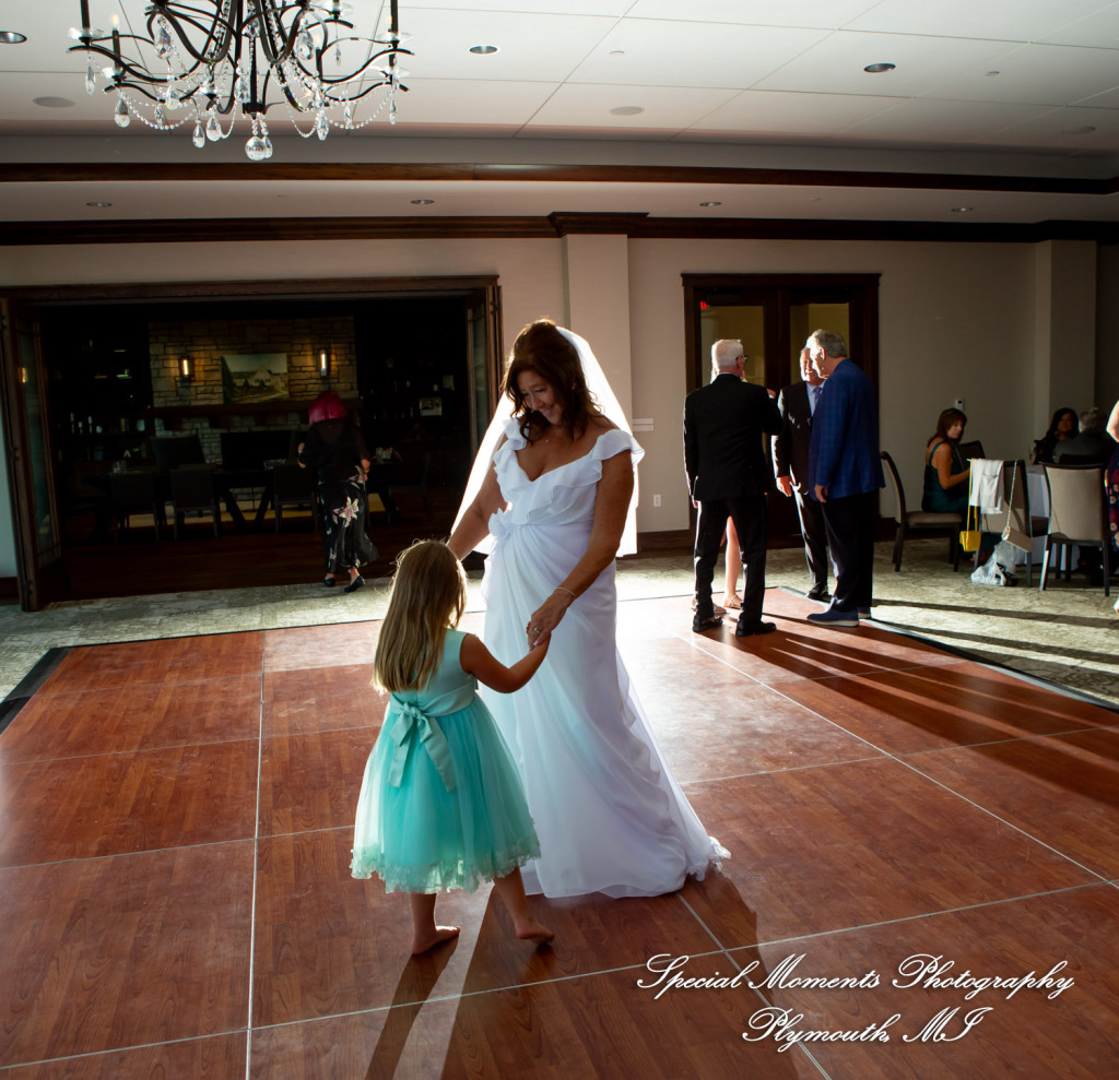 Annette & Mark at Western Golf & Country Club Redford MI wedding photograph
