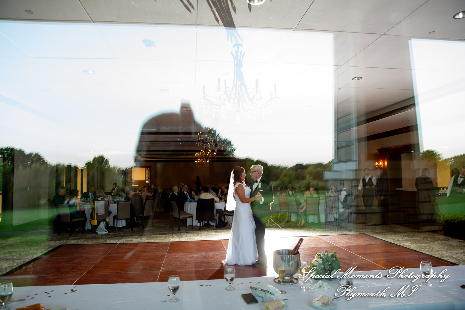 Annette & Mark at Western Golf & Country Club Redford MI wedding photograph