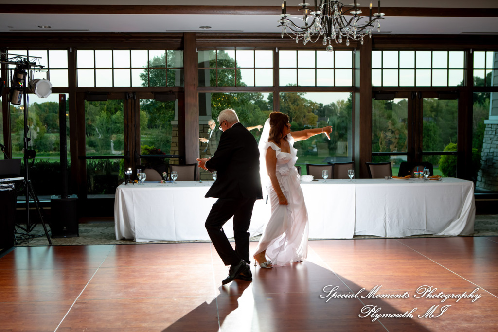 Annette & Mark at Western Golf & Country Club Redford MI wedding photograph
