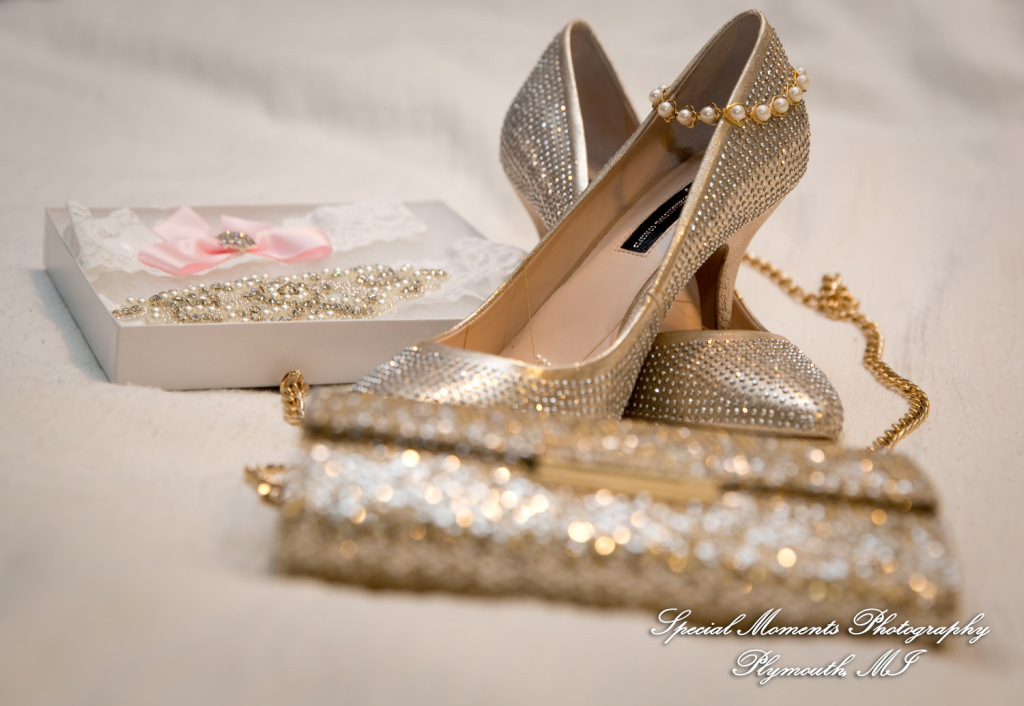 Kristin & Matthew at Embassy Suites by Hilton Livonia MI wedding photograph