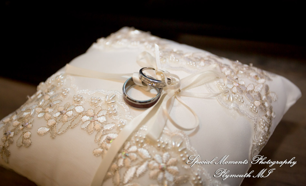 Ariana & Jeffrey Corinthian Chapel Munger MI wedding photography