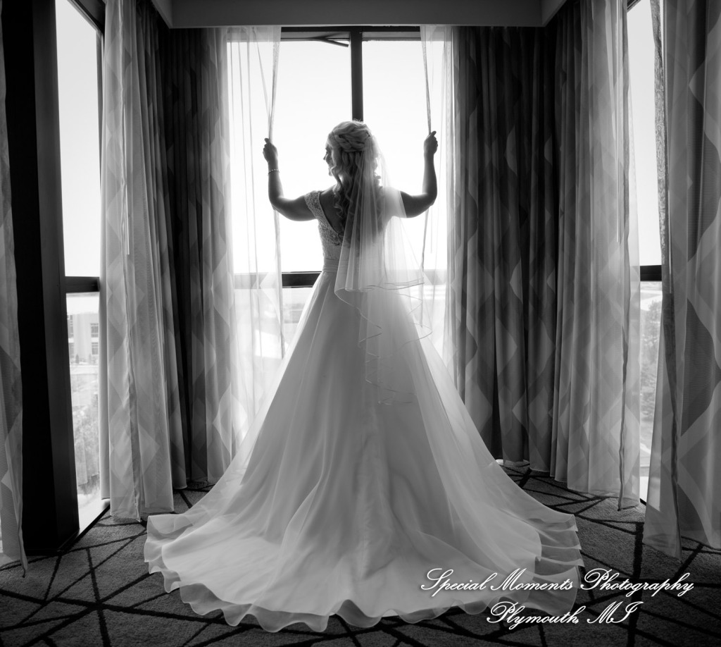Kristin & Matthew at Embassy Suites by Hilton Livonia MI wedding photograph