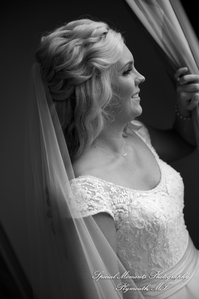 Kristin & Matthew at Embassy Suites by Hilton Livonia MI wedding photograph