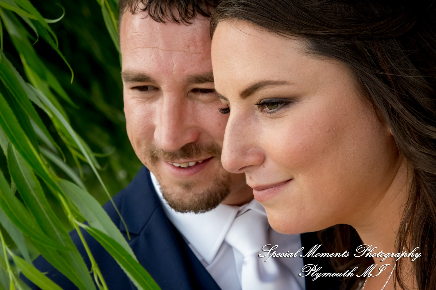 Ariana & Jeffrey DoubleTree Hilton Hotel Bay City MI wedding photography