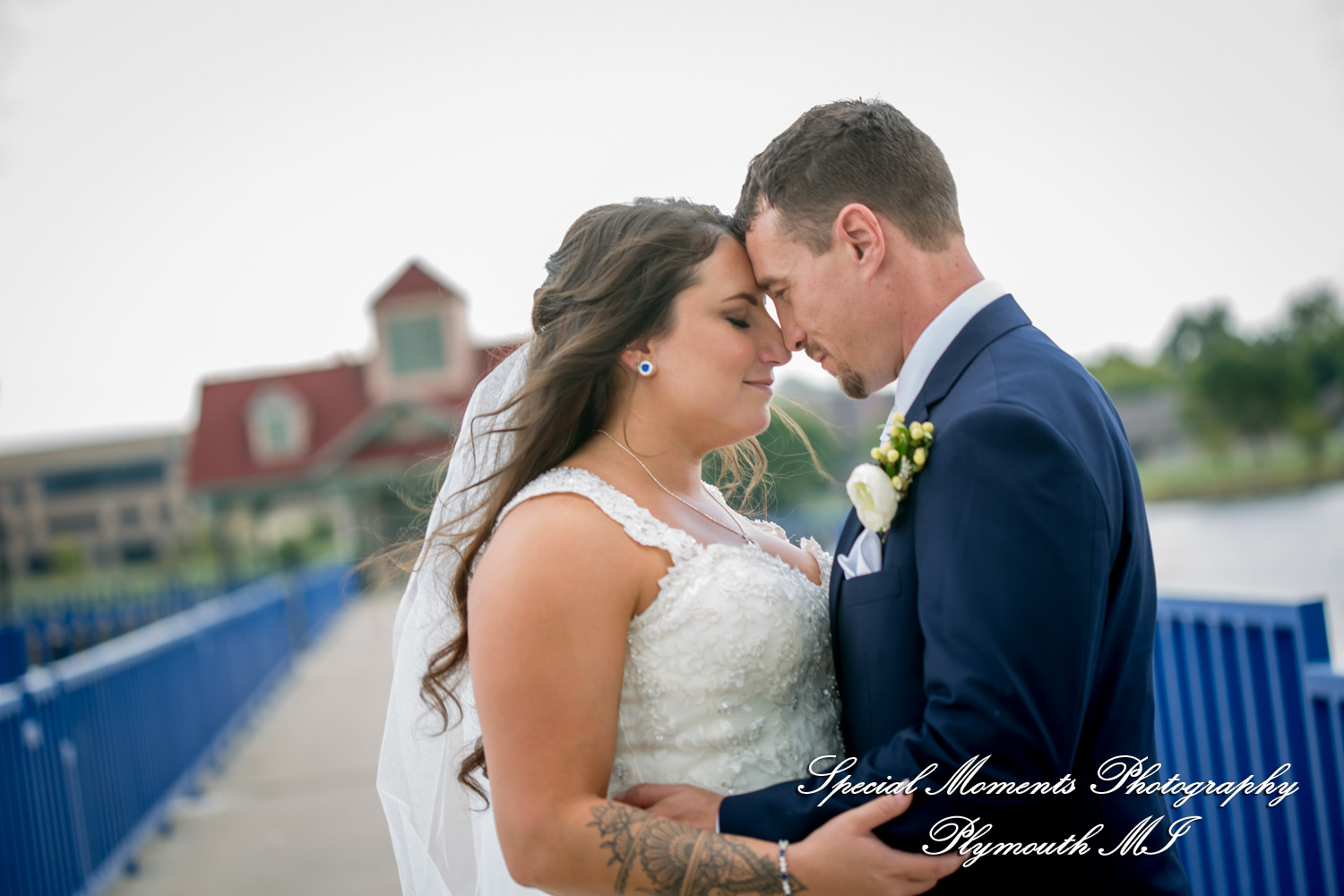 Ariana & Jeffrey DoubleTree Hilton Hotel Bay City MI wedding photography