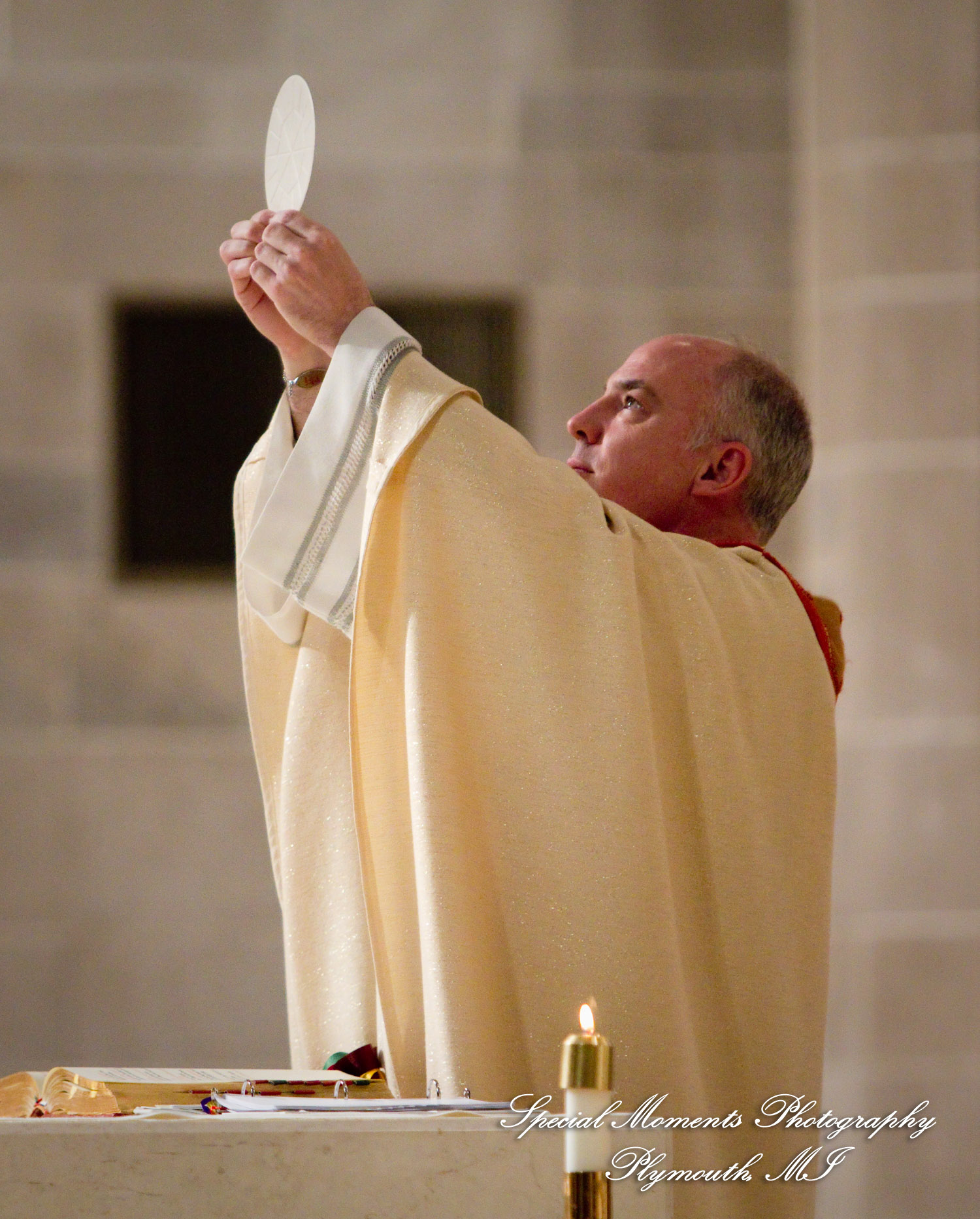 Kristin & Matthew at Blessed Sacrament Cathedral Detroit MI wedding photograph