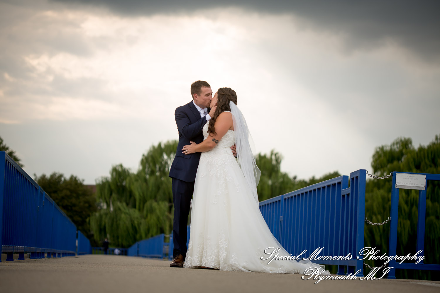Ariana & Jeffrey DoubleTree Hilton Hotel Bay City MI wedding photography