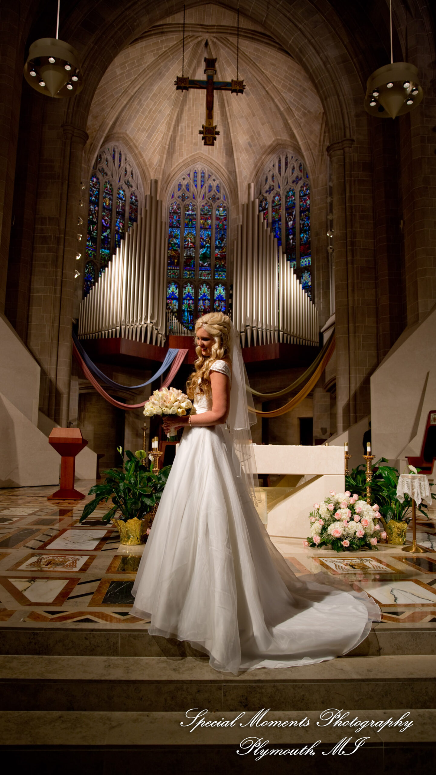 Kristin & Matthew at Blessed Sacrament Cathedral Detroit MI wedding photograph