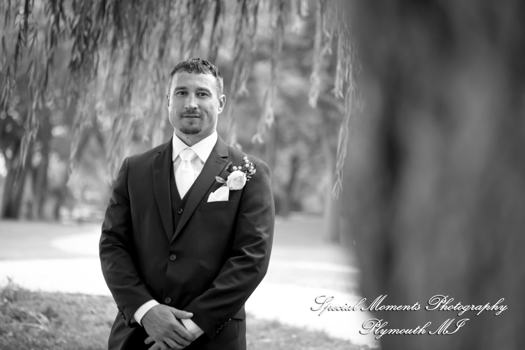 Ariana & Jeffrey DoubleTree Hilton Hotel Bay City MI wedding photography