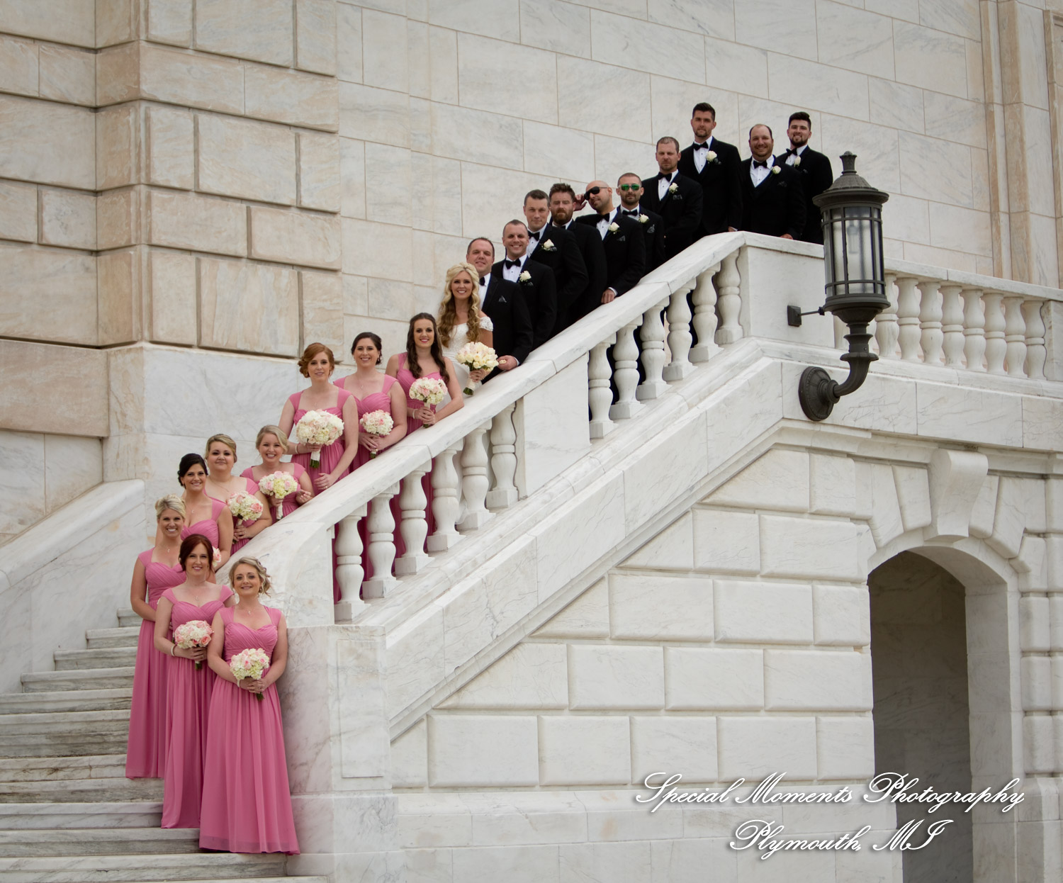 Kristin & Matthew at Detroit Institute of Arts Detroit MI wedding photograph