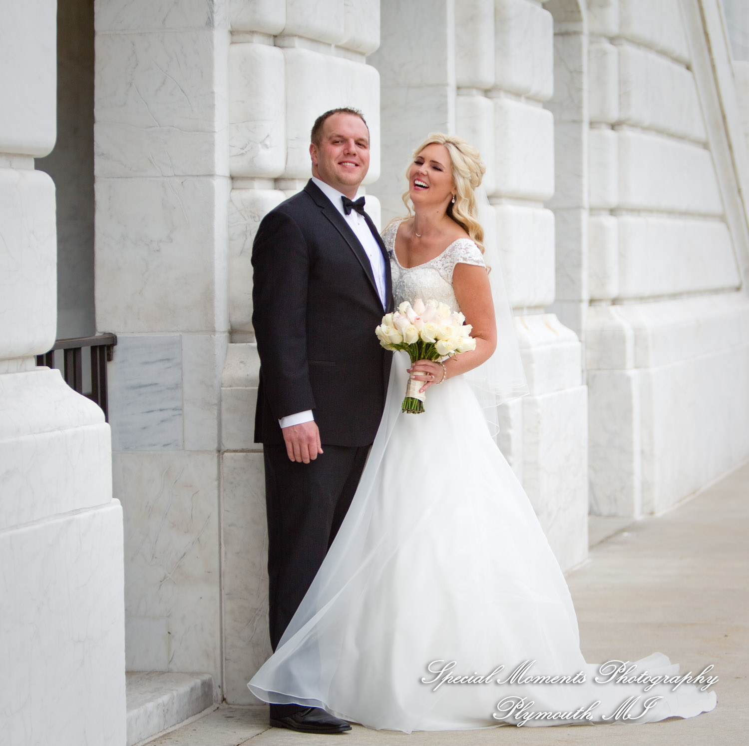 Kristin & Matthew at Detroit Institute of Arts Detroit MI wedding photograph