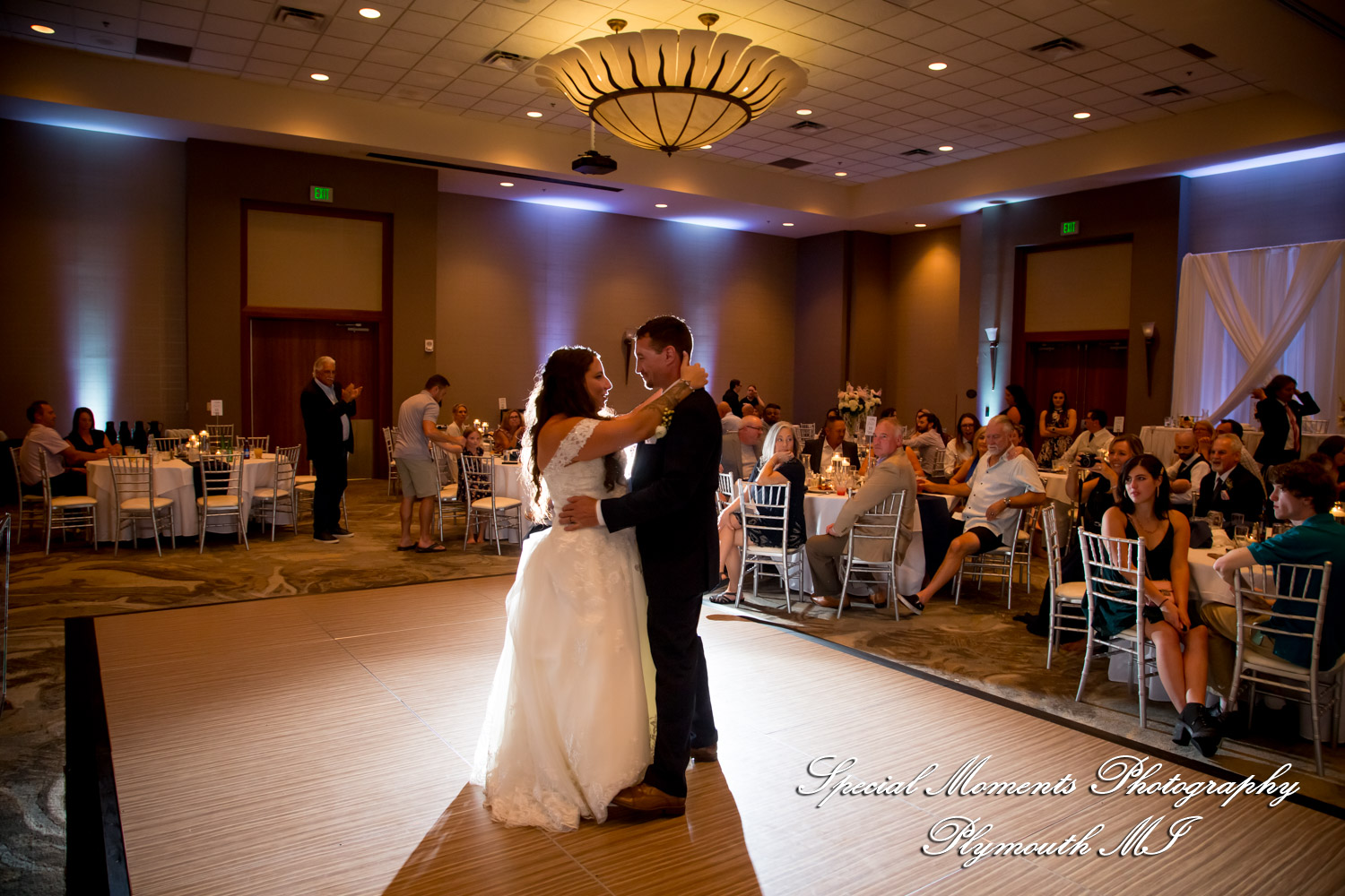 Ariana & Jeffrey DoubleTree Hilton Hotel Bay City MI wedding photography