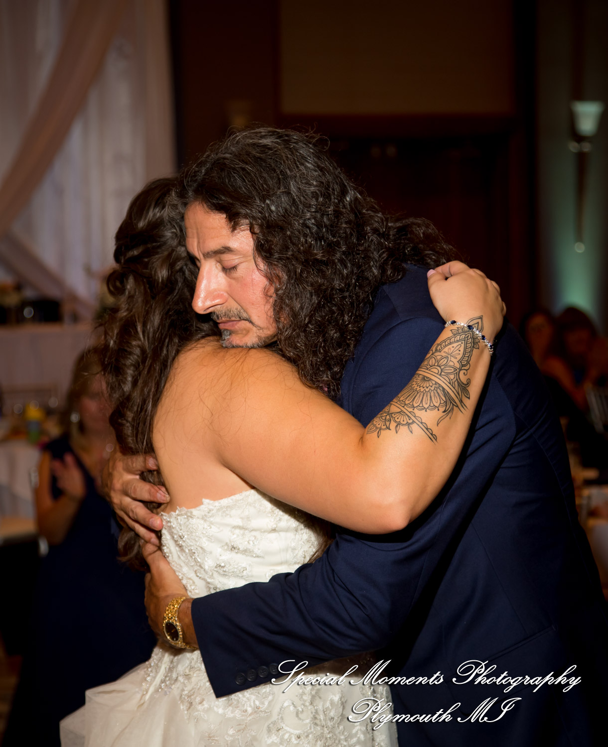 Ariana & Jeffrey DoubleTree Hilton Hotel Bay City MI wedding photography