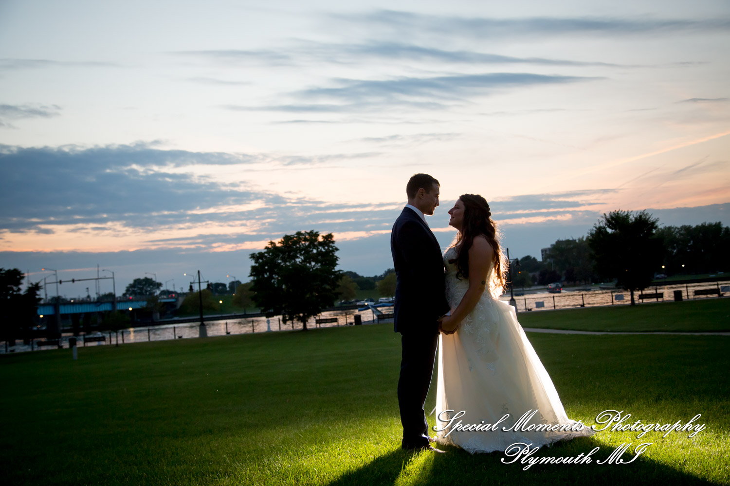 Ariana & Jeffrey DoubleTree Hilton Hotel Bay City MI wedding photography