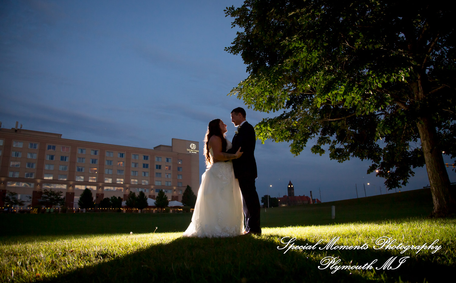 Ariana & Jeffrey DoubleTree Hilton Hotel Bay City MI wedding photography