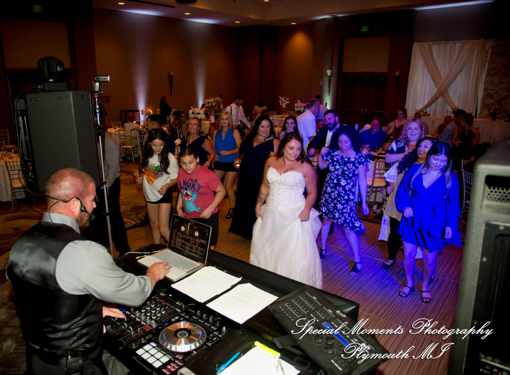 Ariana & Jeffrey DoubleTree Hilton Hotel Bay City MI wedding photography