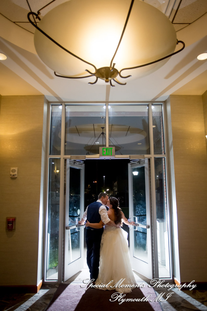 Ariana & Jeffrey DoubleTree Hilton Hotel Bay City MI wedding photography