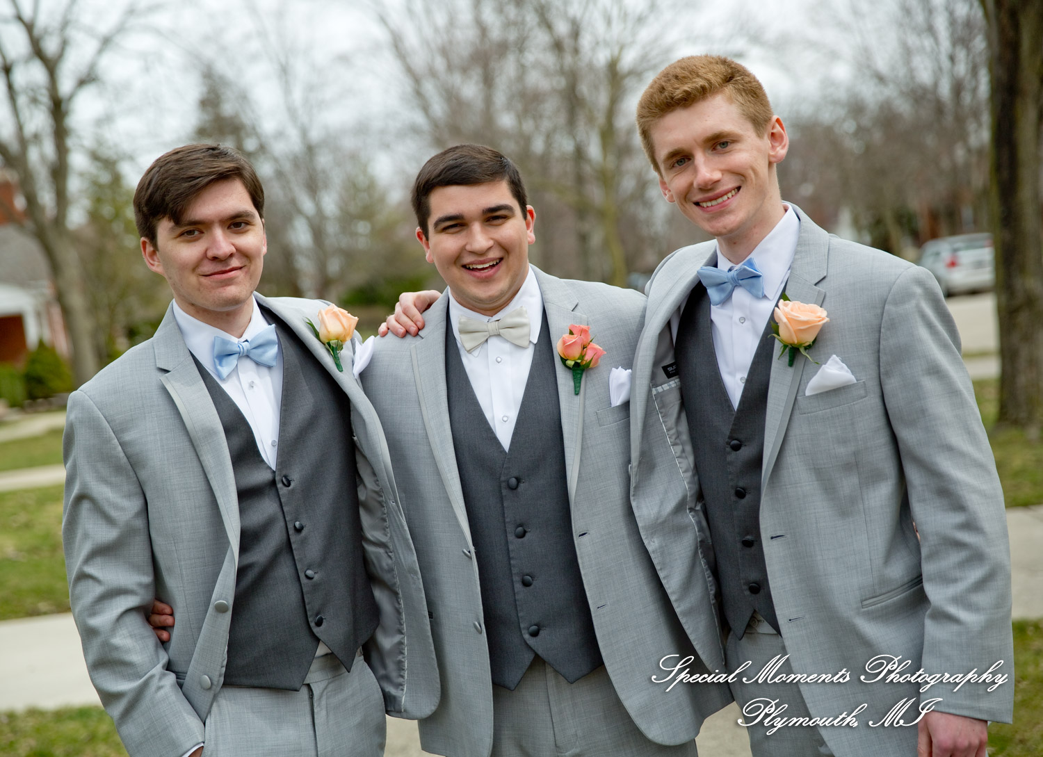 Amy & Alexander at Crosspointe Christian Church Grosse Pointe Woods MI wedding photograph