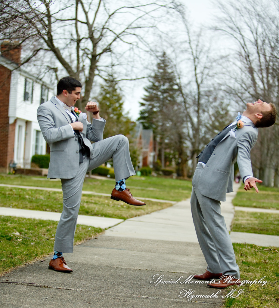 Amy & Alexander at Crosspointe Christian Church Grosse Pointe Woods MI wedding photograph
