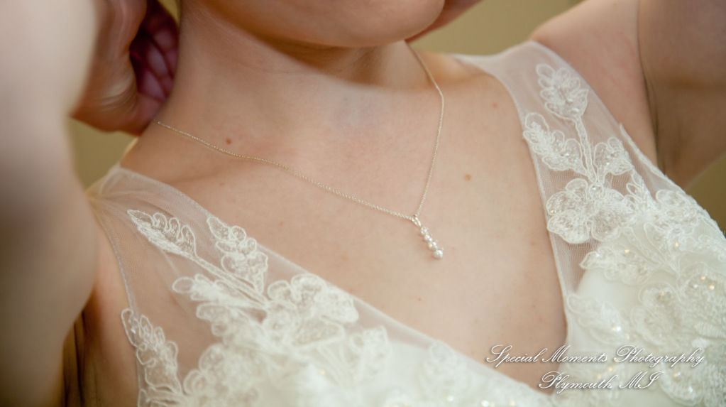 Amy & Alexander at Crosspointe Christian Church Grosse Pointe Woods MI wedding photograph