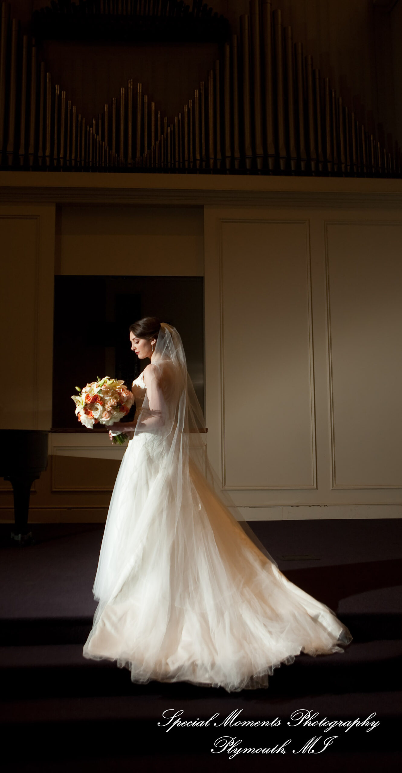 Amy & Alexander at Crosspointe Christian Church Grosse Pointe Woods MI wedding photograph