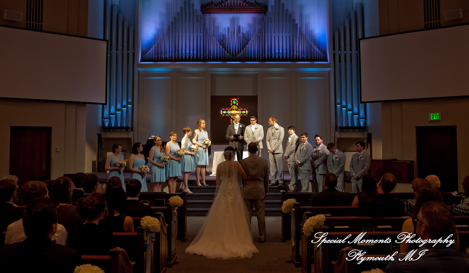 Amy & Alexander at Crosspointe Christian Church Grosse Pointe Woods MI wedding photograph