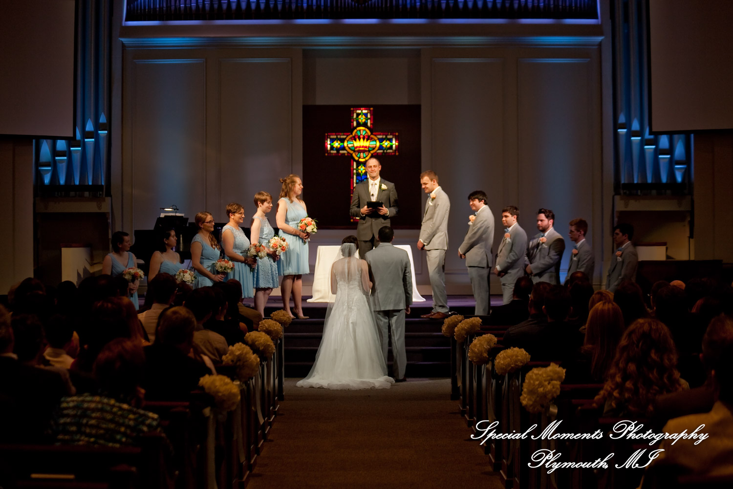 Amy & Alexander at Crosspointe Christian Church Grosse Pointe Woods MI wedding photograph