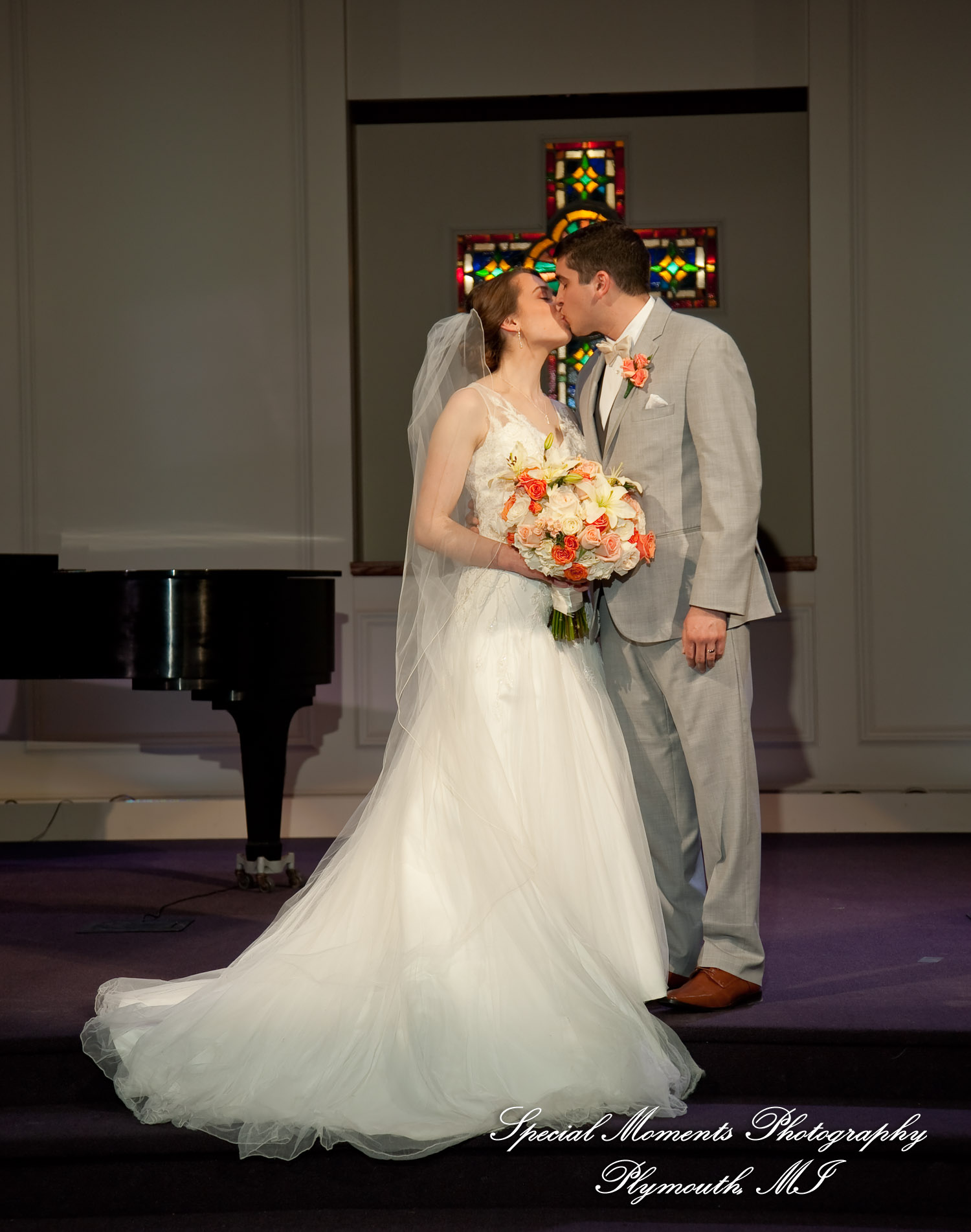 Amy & Alexander at Crosspointe Christian Church Grosse Pointe Woods MI wedding photograph