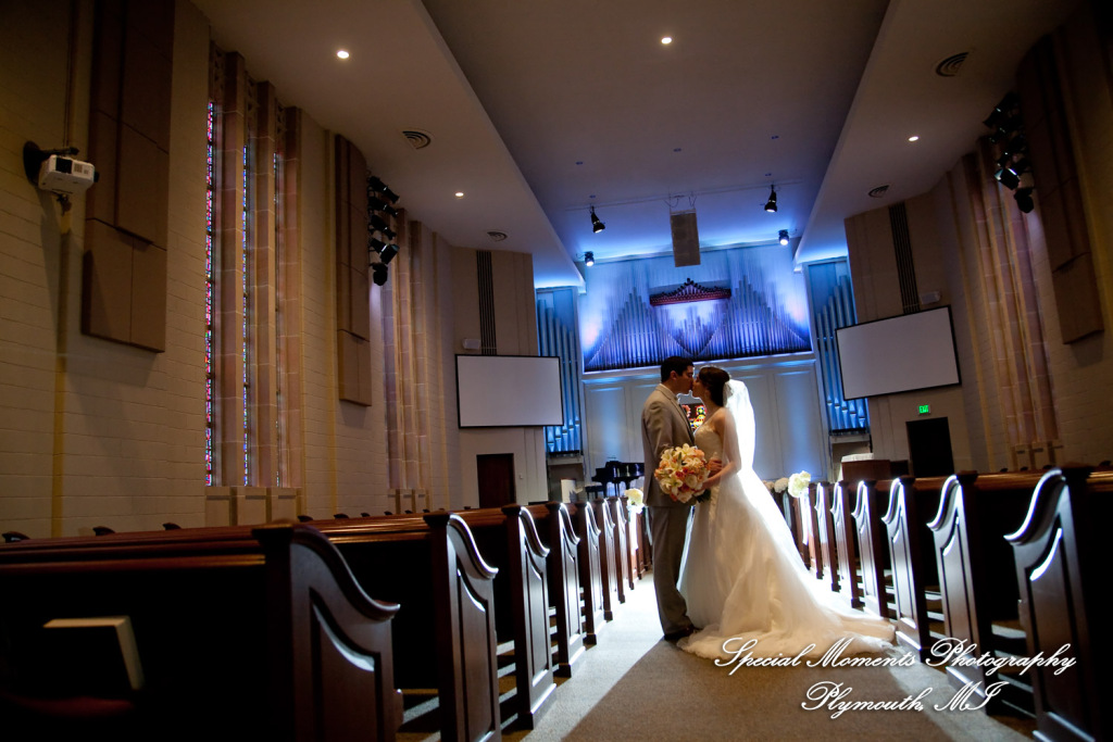 Amy & Alexander at Crosspointe Christian Church Grosse Pointe Woods MI wedding photograph