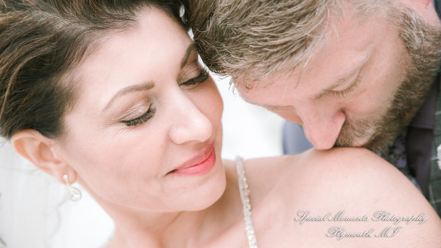 Jennette & Colby at Detroit Historical Museum Detroit MI wedding photograph