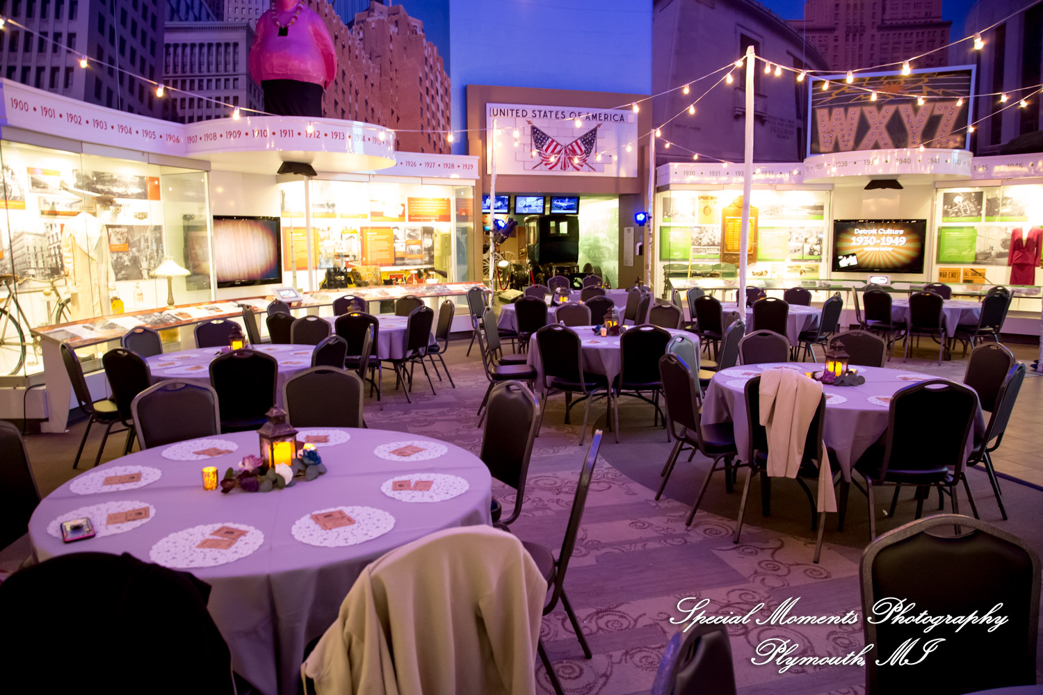 Jennette & Colby at Detroit Historical Museum Detroit MI wedding photograph