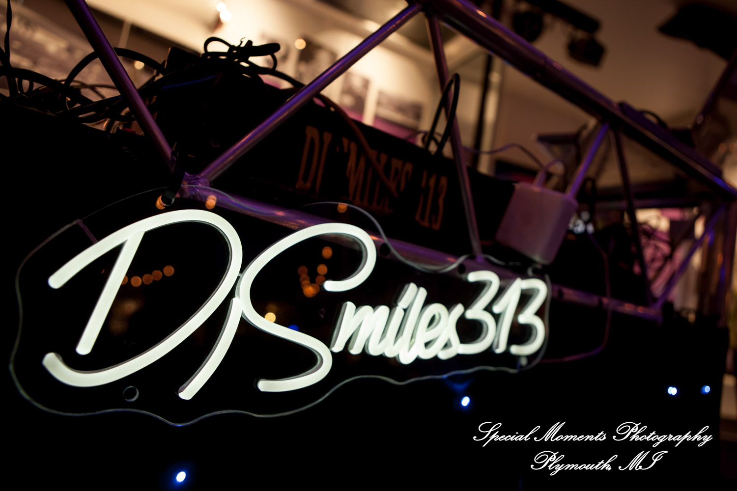 Jennette & Colby at Detroit Historical Museum Detroit MI wedding photograph