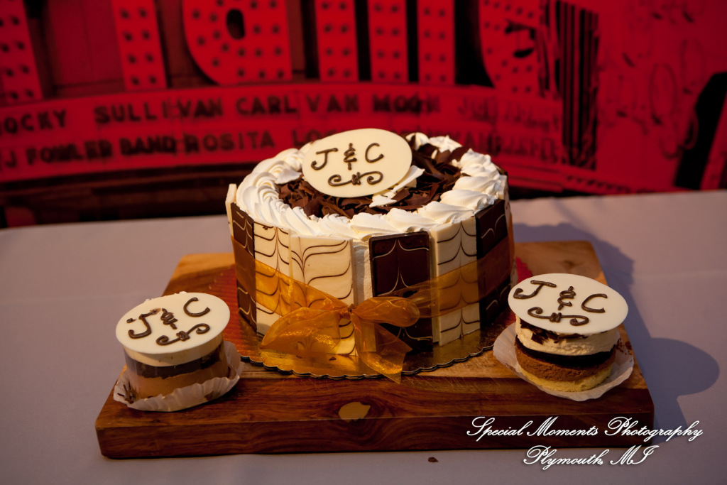 Jennette & Colby at Detroit Historical Museum Detroit MI wedding photograph