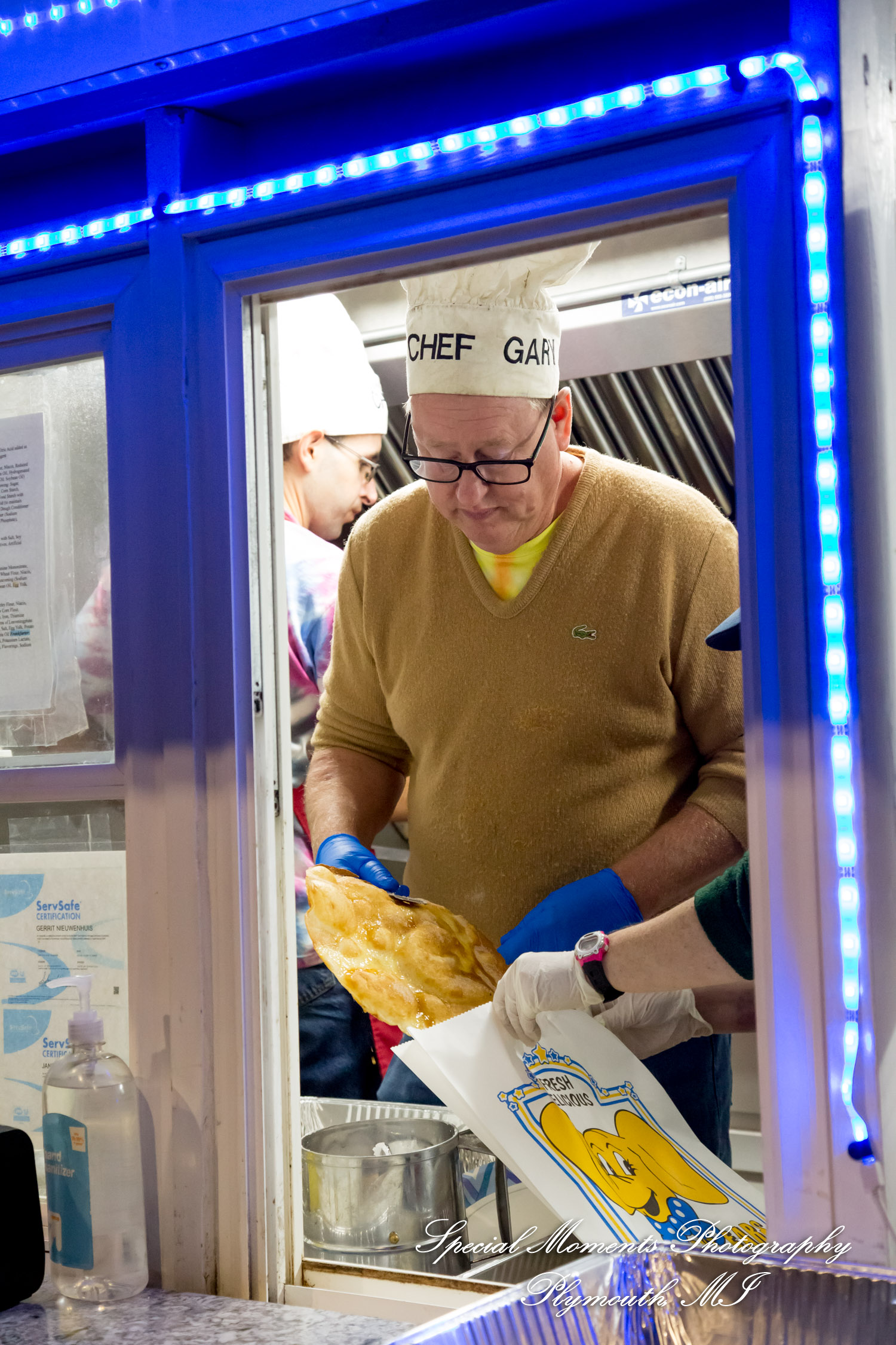 Jennette & Colby at Detroit Historical Museum Detroit MI wedding photograph