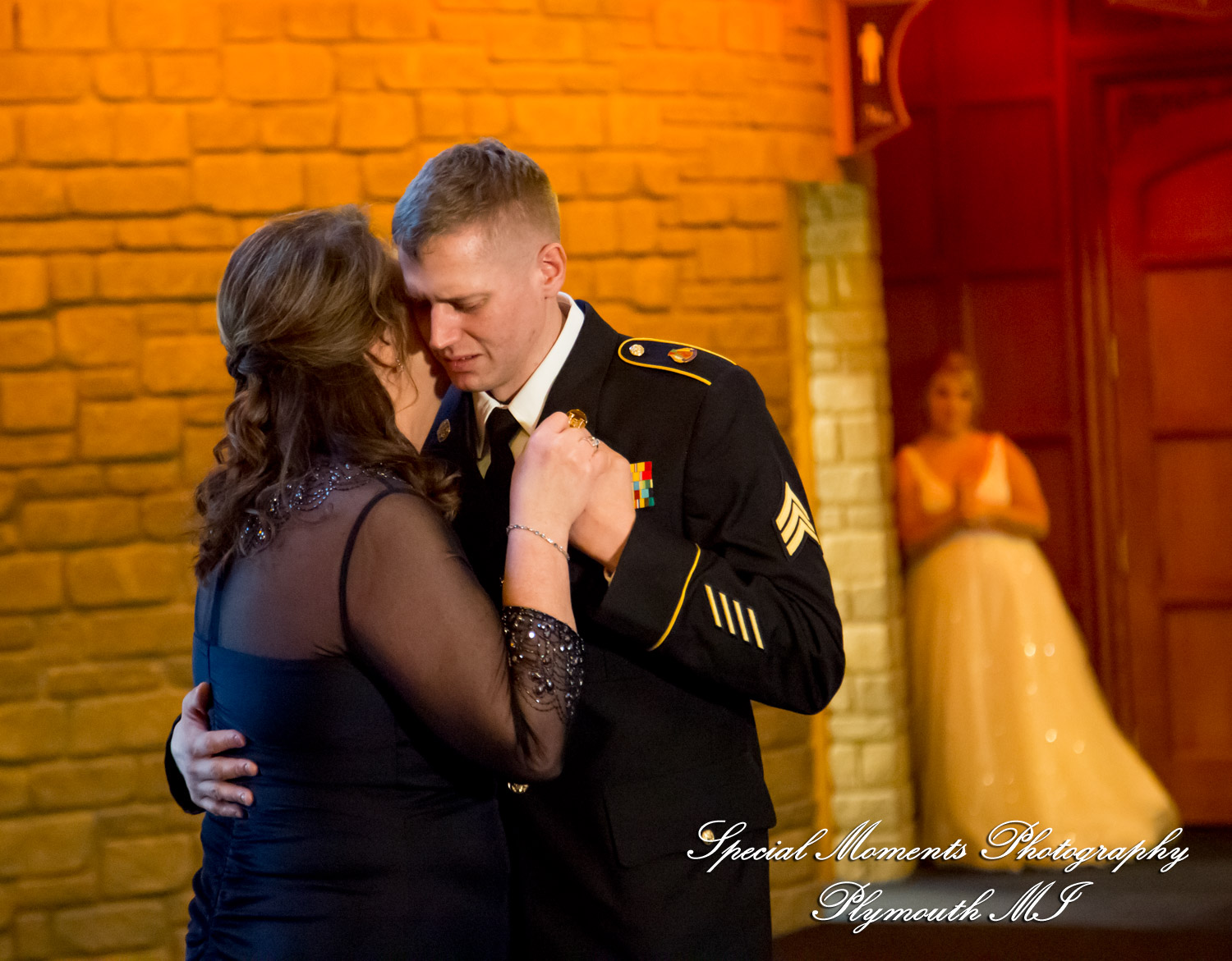 Kylie & Joshua Canterbury Castle Lake Orion MI wedding photography