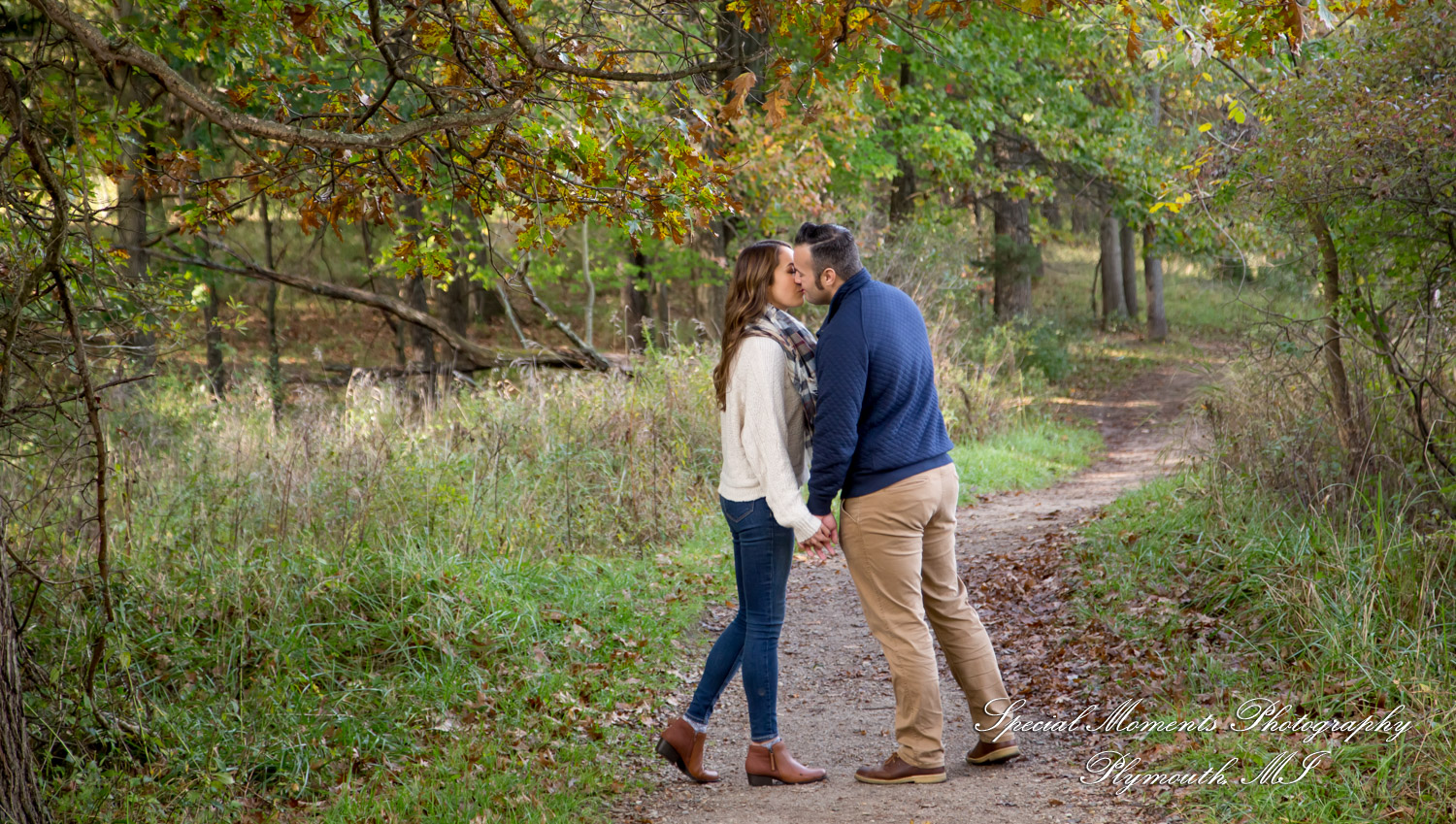 Eric & Melissa at Kensington Metropark Milford MI engagement photography