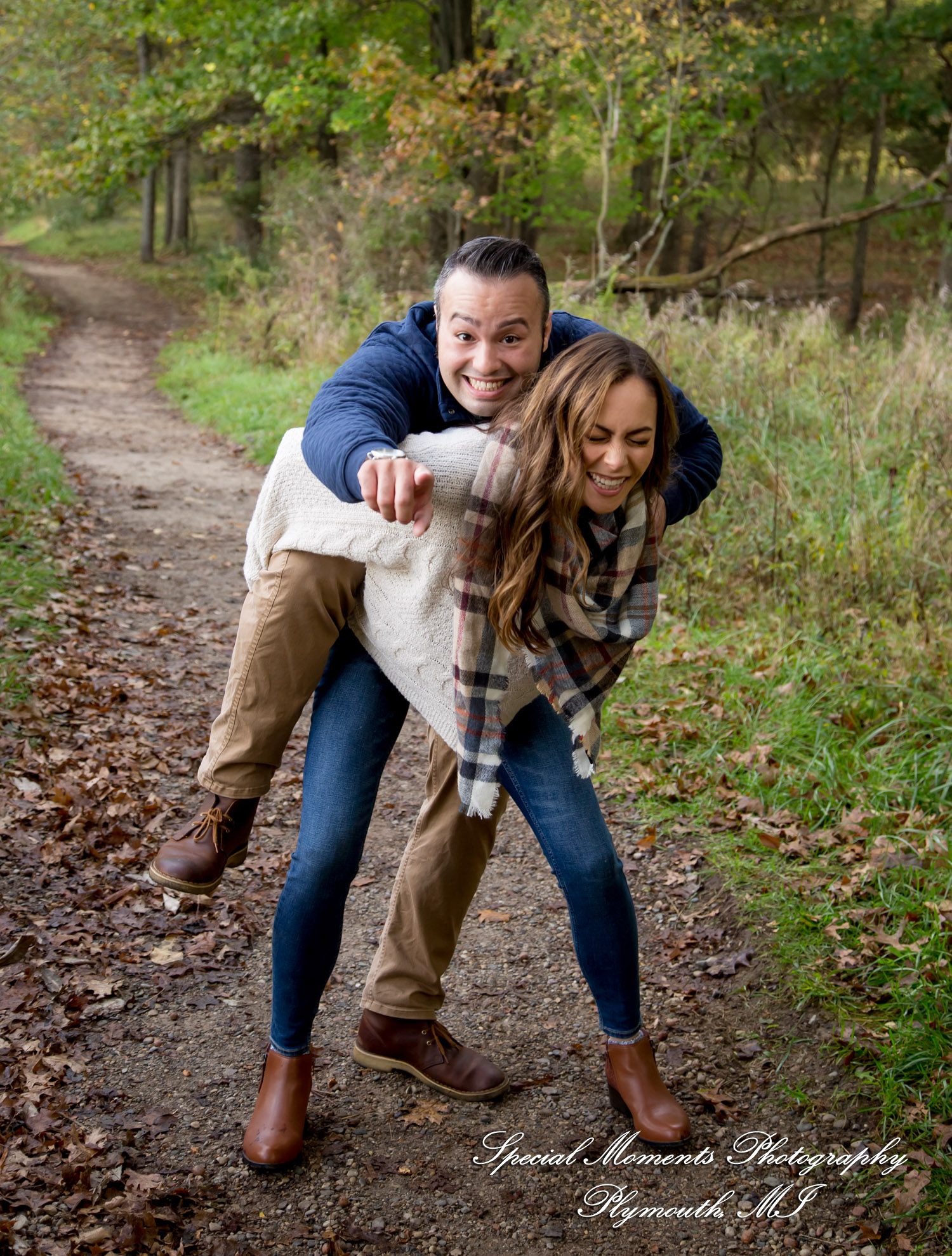 Eric & Melissa at Kensington Metropark Milford MI engagement photography