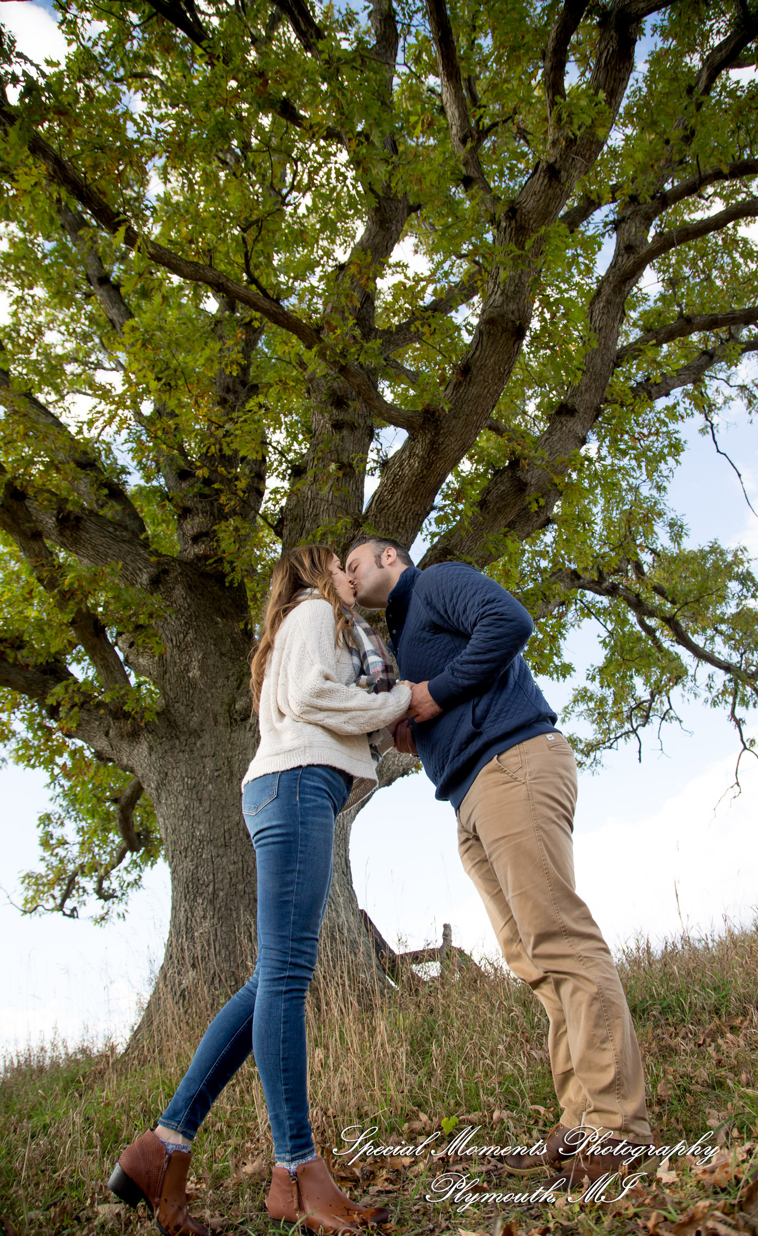 Eric & Melissa at Kensington Metropark Milford MI engagement photography