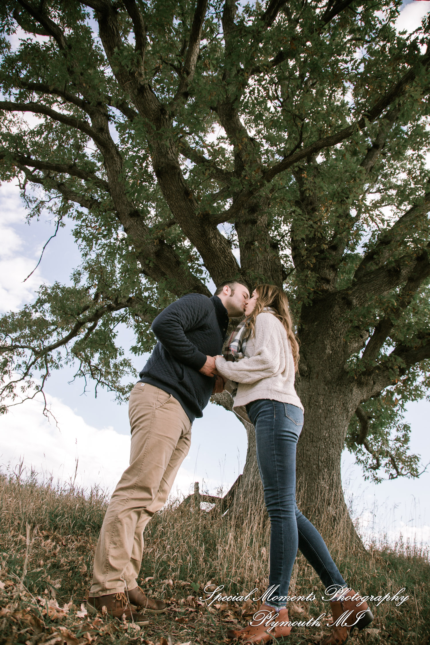Eric & Melissa at Kensington Metropark Milford MI engagement photography