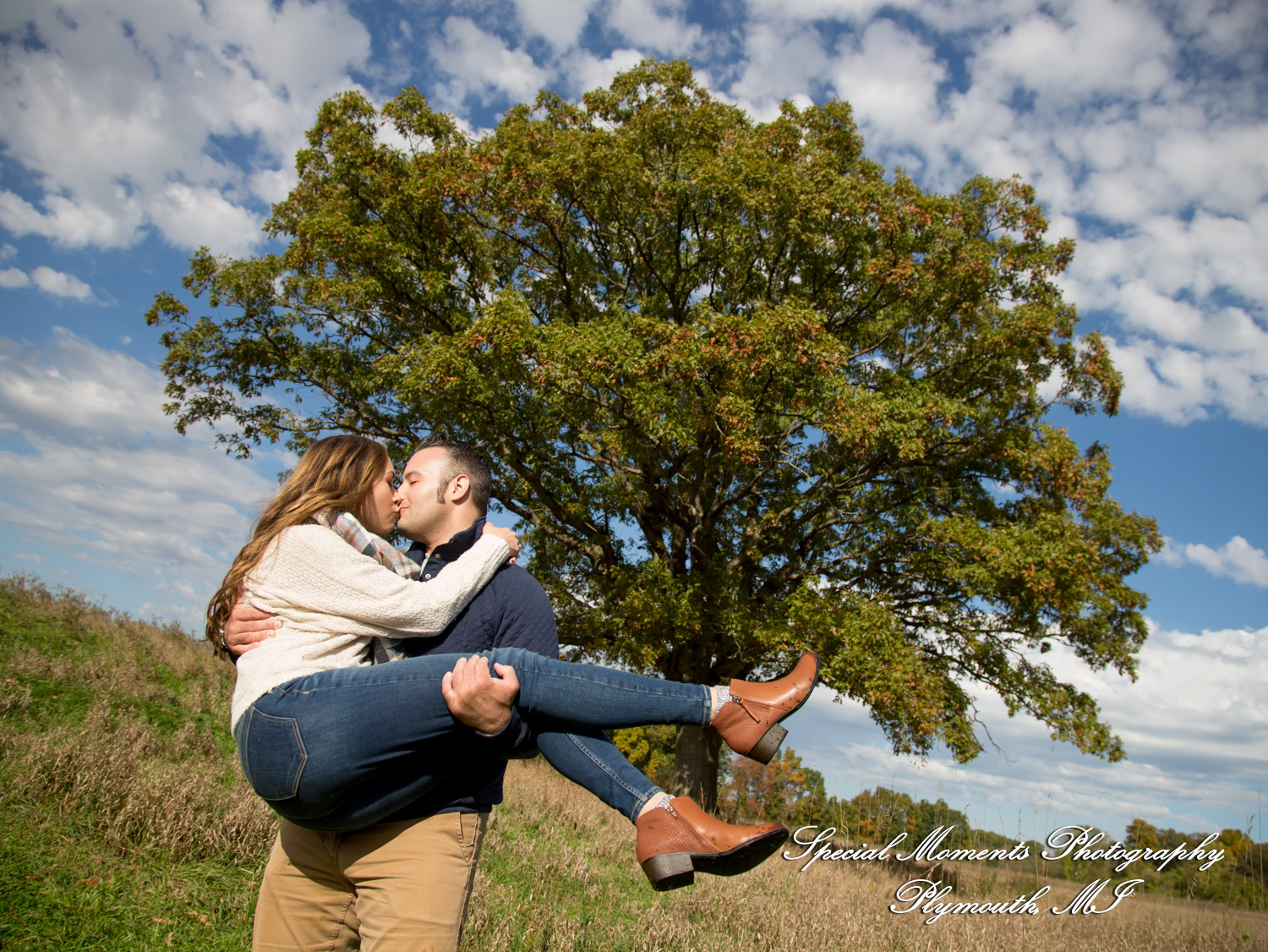 Eric & Melissa at Kensington Metropark Milford MI engagement photography