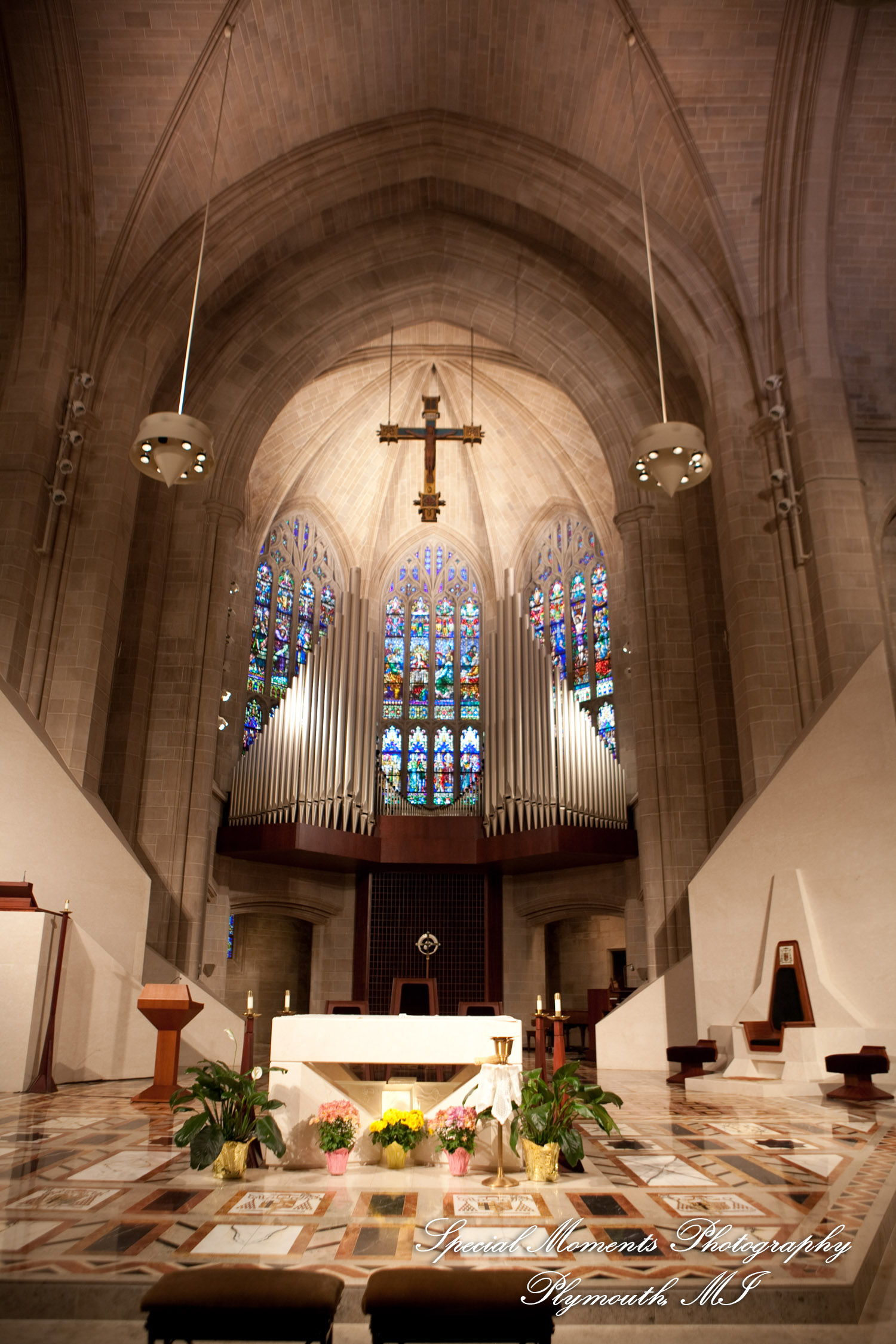 Kelly & Ryan at Blessed Sacrament Cathedral Detroit MI wedding photograph