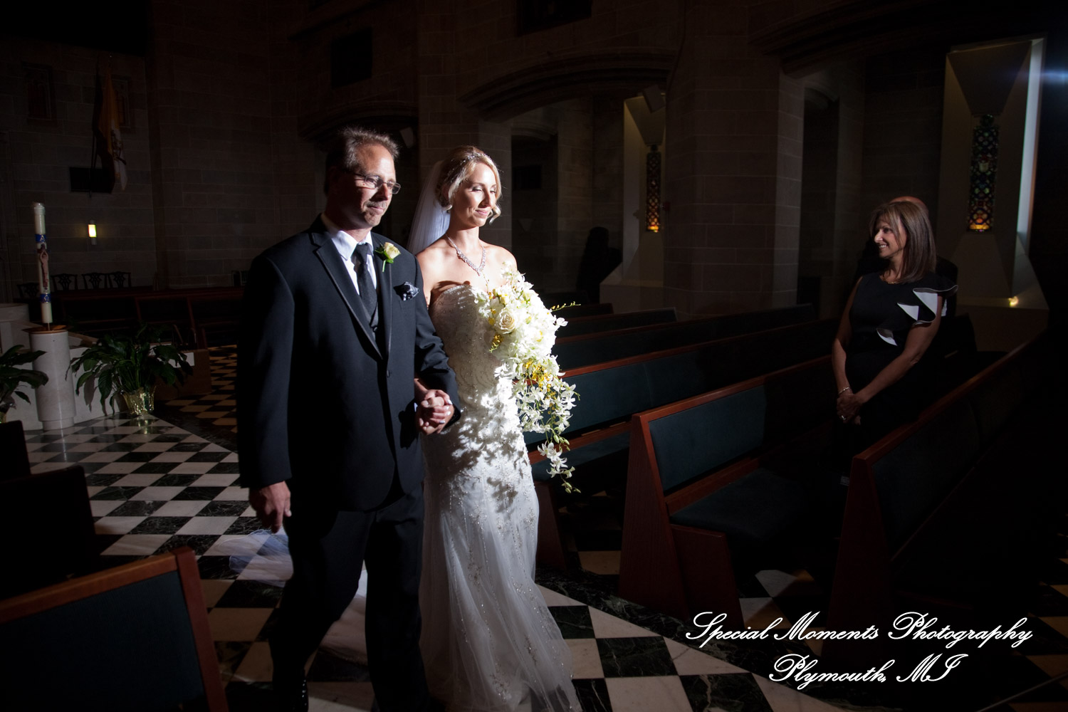 Kelly & Ryan at Blessed Sacrament Cathedral Detroit MI wedding photograph