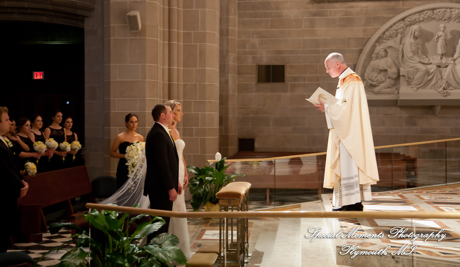 Kelly & Ryan at Blessed Sacrament Cathedral Detroit MI wedding photograph