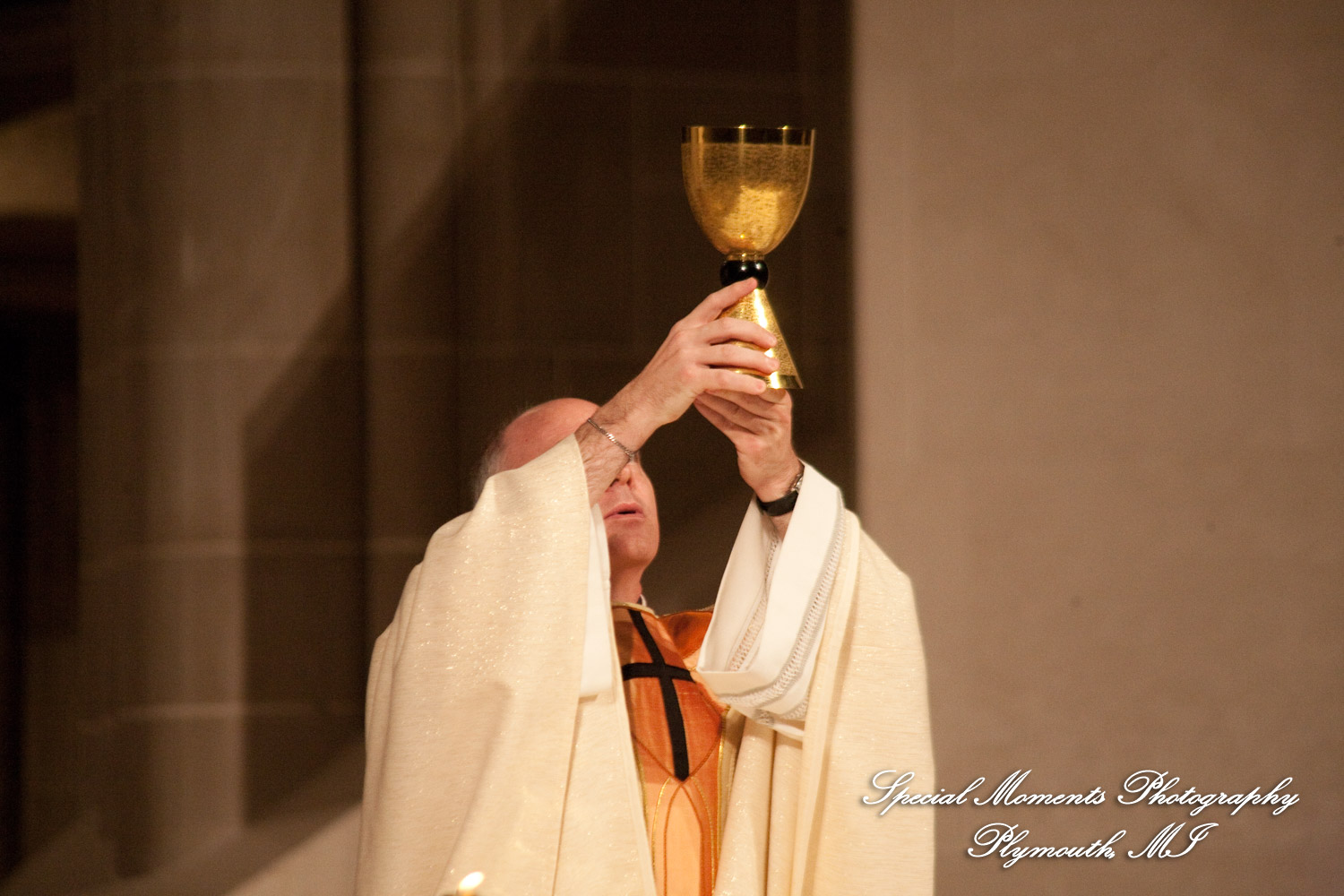 Kelly & Ryan at Blessed Sacrament Cathedral Detroit MI wedding photograph