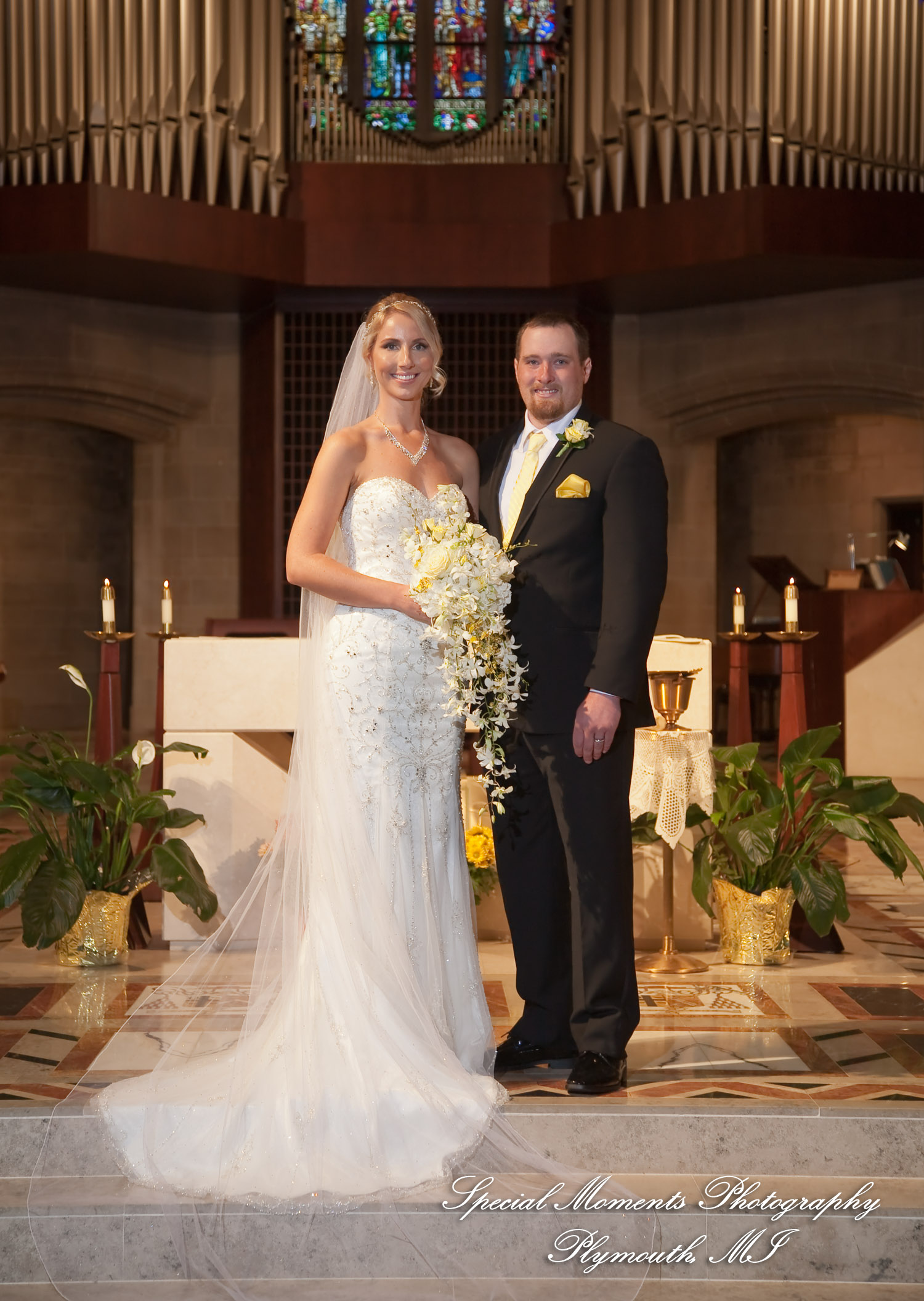 Kelly & Ryan at Blessed Sacrament Cathedral Detroit MI wedding photograph